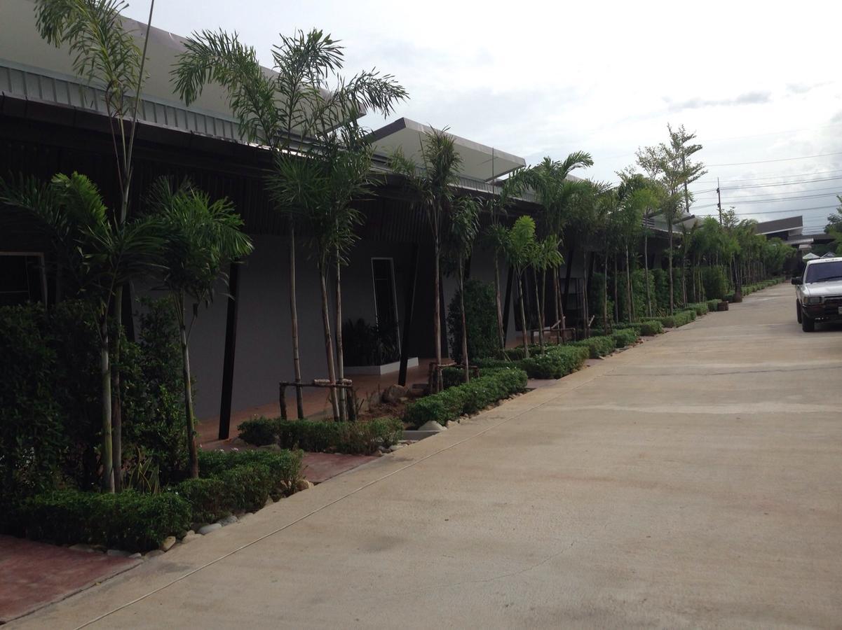 Heritage Tropical Resort 나콘시탐마랏 외부 사진